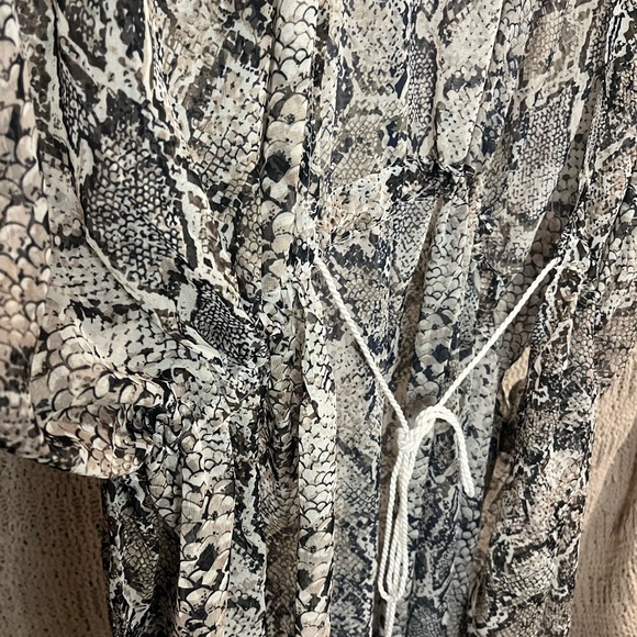 Carlos by Carlos Santana - One Size Kimono Snake Print - Picture 2 of 8